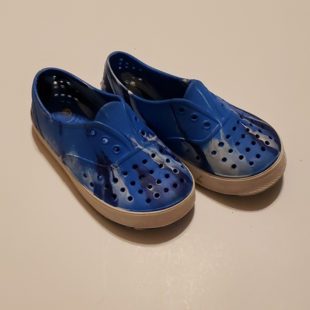 Toddler boys Blue and white shoes
